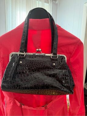 Vintage GAL Shoulder Bag Womens Black Faux Croc Textured Leather Kiss Clutch Y2K